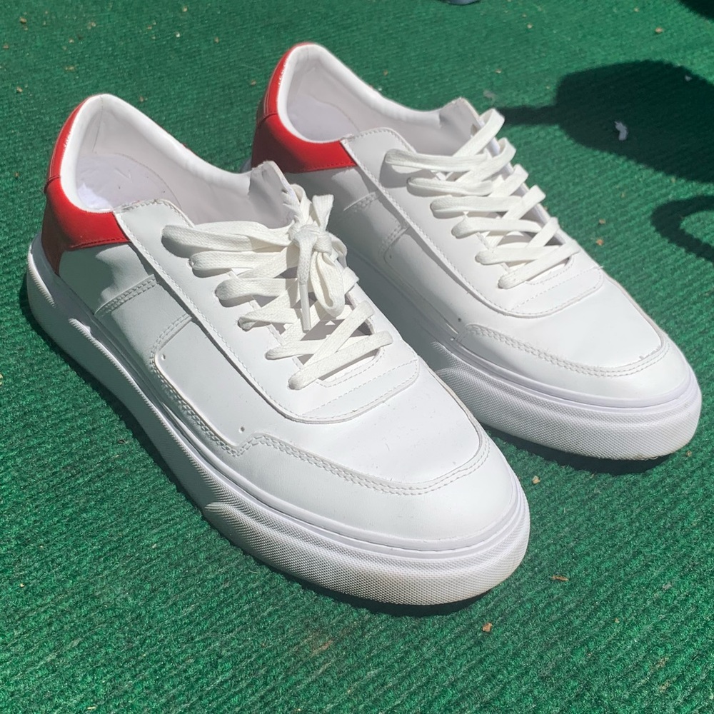 Men’s white sneakers✨